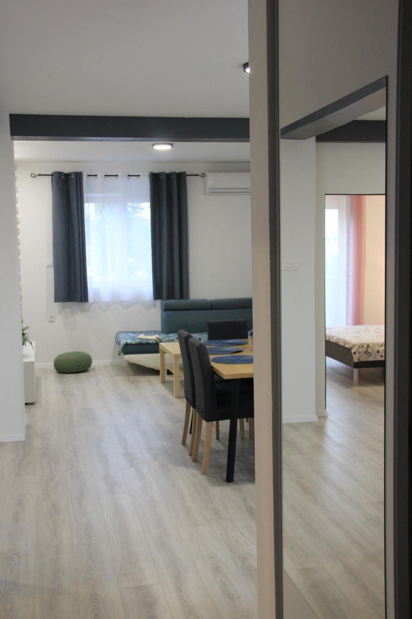 Milwe Apartment Razanac Luaran gambar